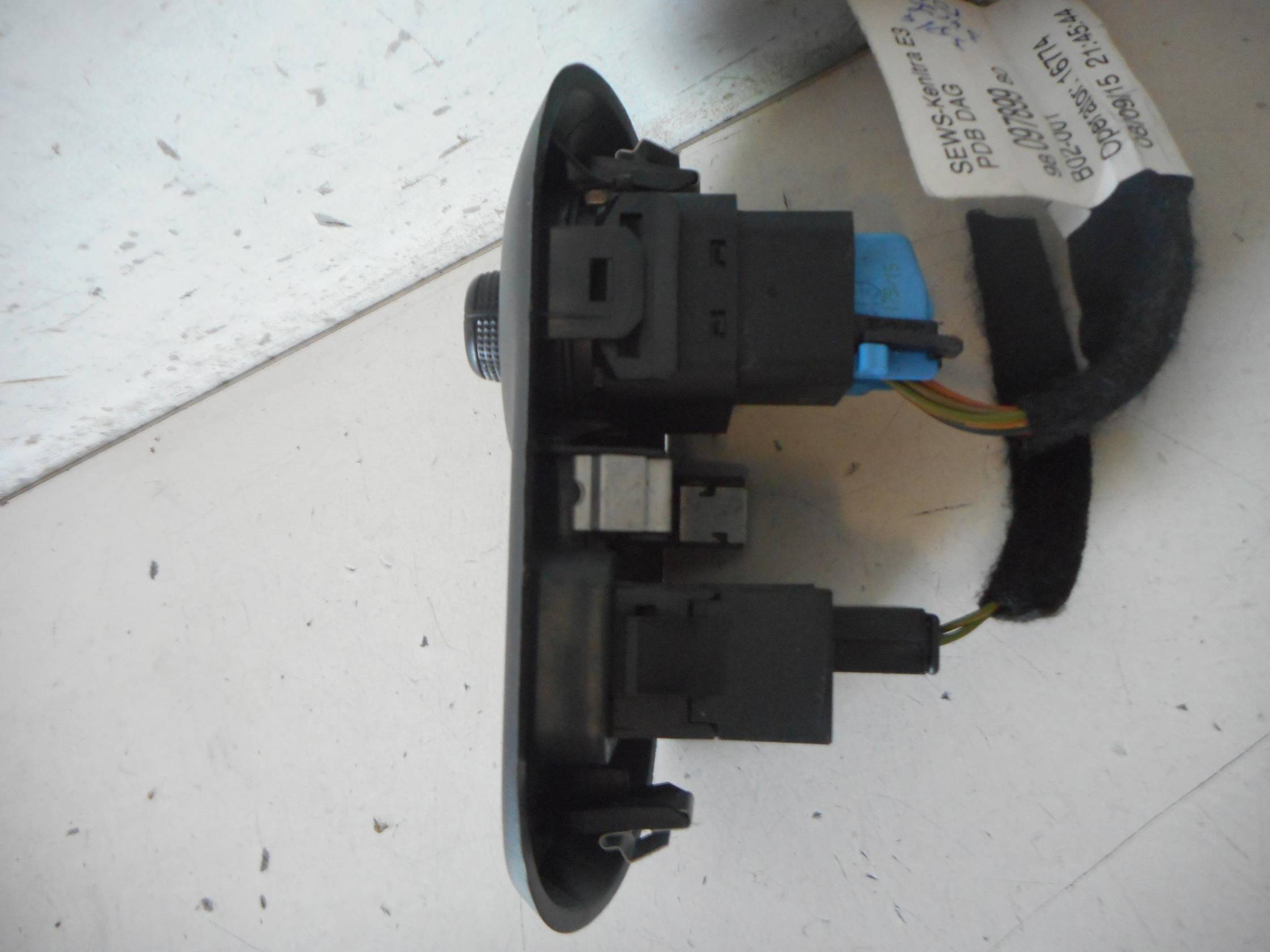 Interruttore regolazione retrovisore est.